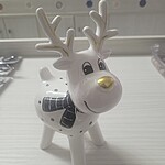 Decorațiune Crăciun – Ren Alb cu Negru, Ceramică, 12×20×8 cm